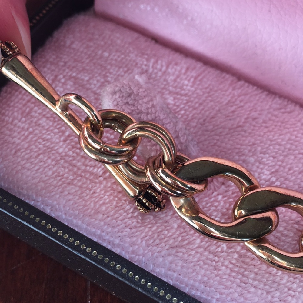 Juicy Couture gold charm bracelet in box - Picture 6 of 11